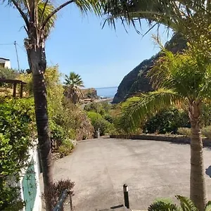 Séjour à la ferme Paraiso Resiliente, Santana (Madeira)